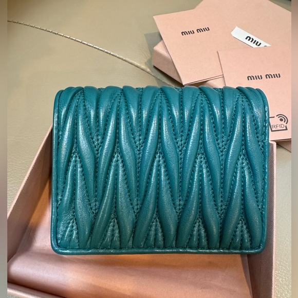Miu Miu Small matelassé nappa leather wallet teal - Picture 2 of 9